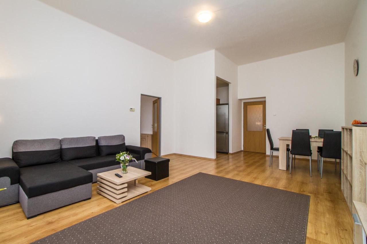 Silver Apartments กุตนาฮอรา ภายนอก รูปภาพ